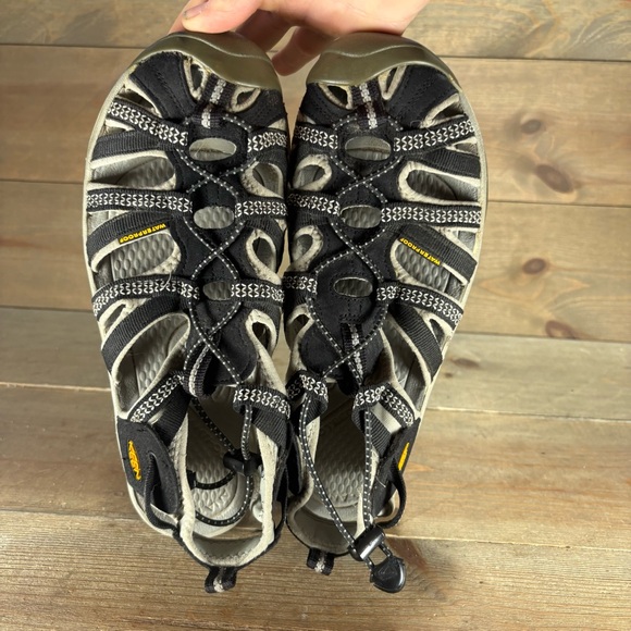 keen whisper womens size 8.5 shoes black waterproof athletic sandals - Picture 7 of 9